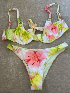 Blackbough Swim Bikini Set NWT
